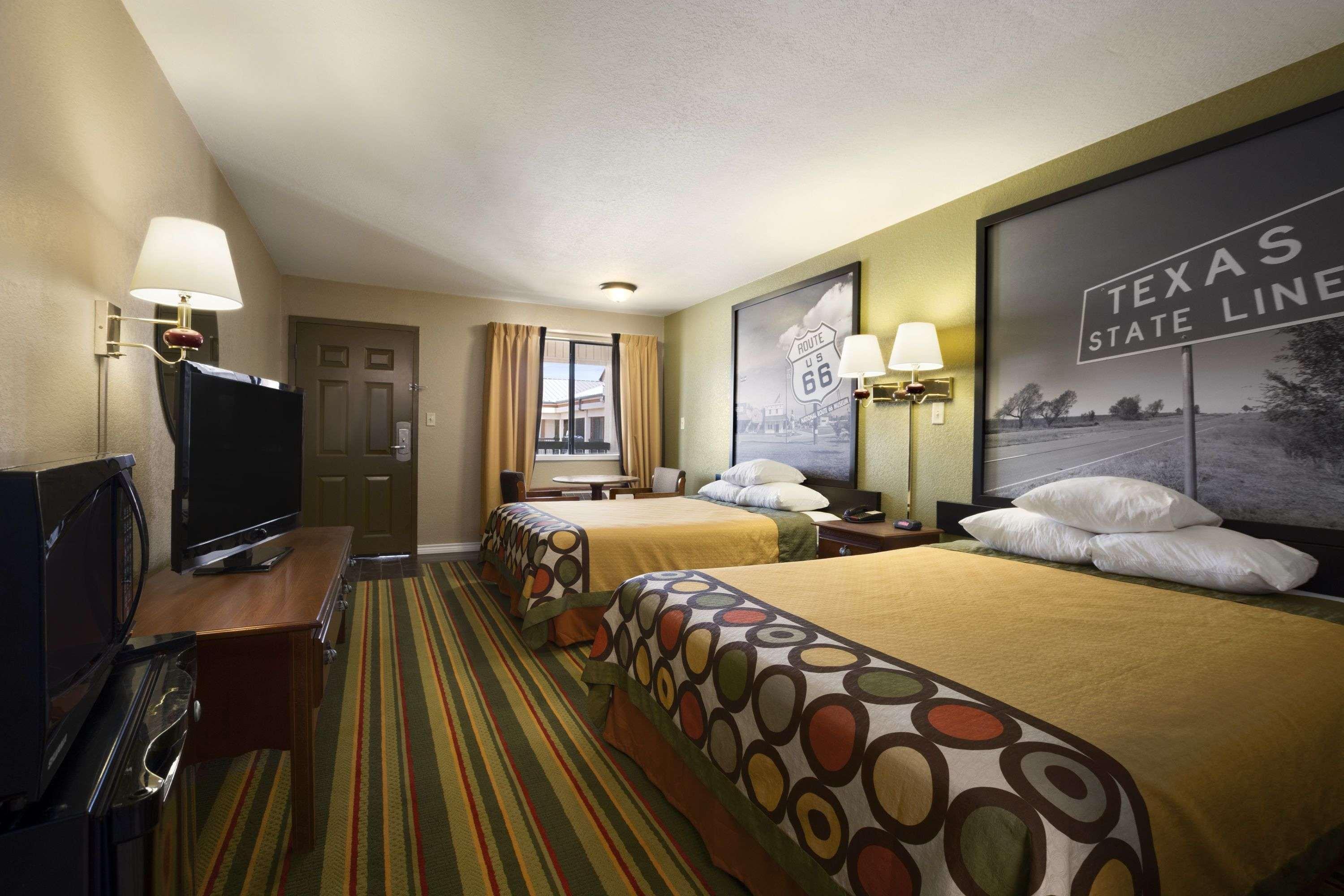 Super 8 By Wyndham Childress Exterior foto