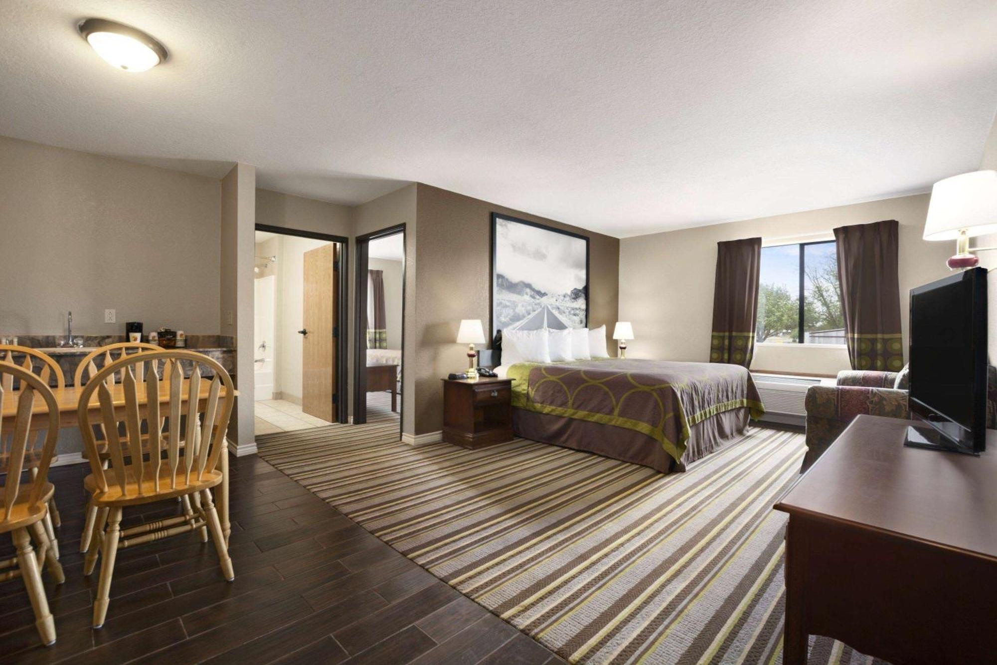 Super 8 By Wyndham Childress Exterior foto
